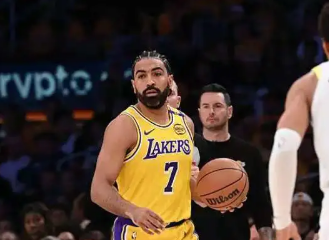 湖人主场惜败爵士，连胜被终结