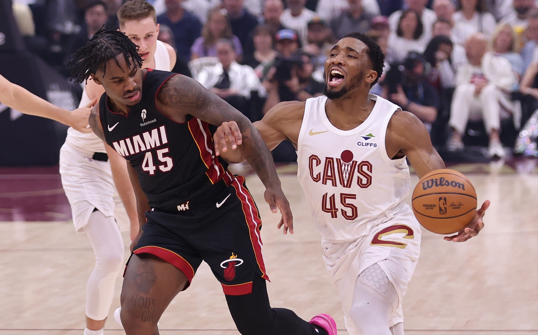 灰熊砍下50分屠杀，黄蜂队遭遇三连败的简单介绍