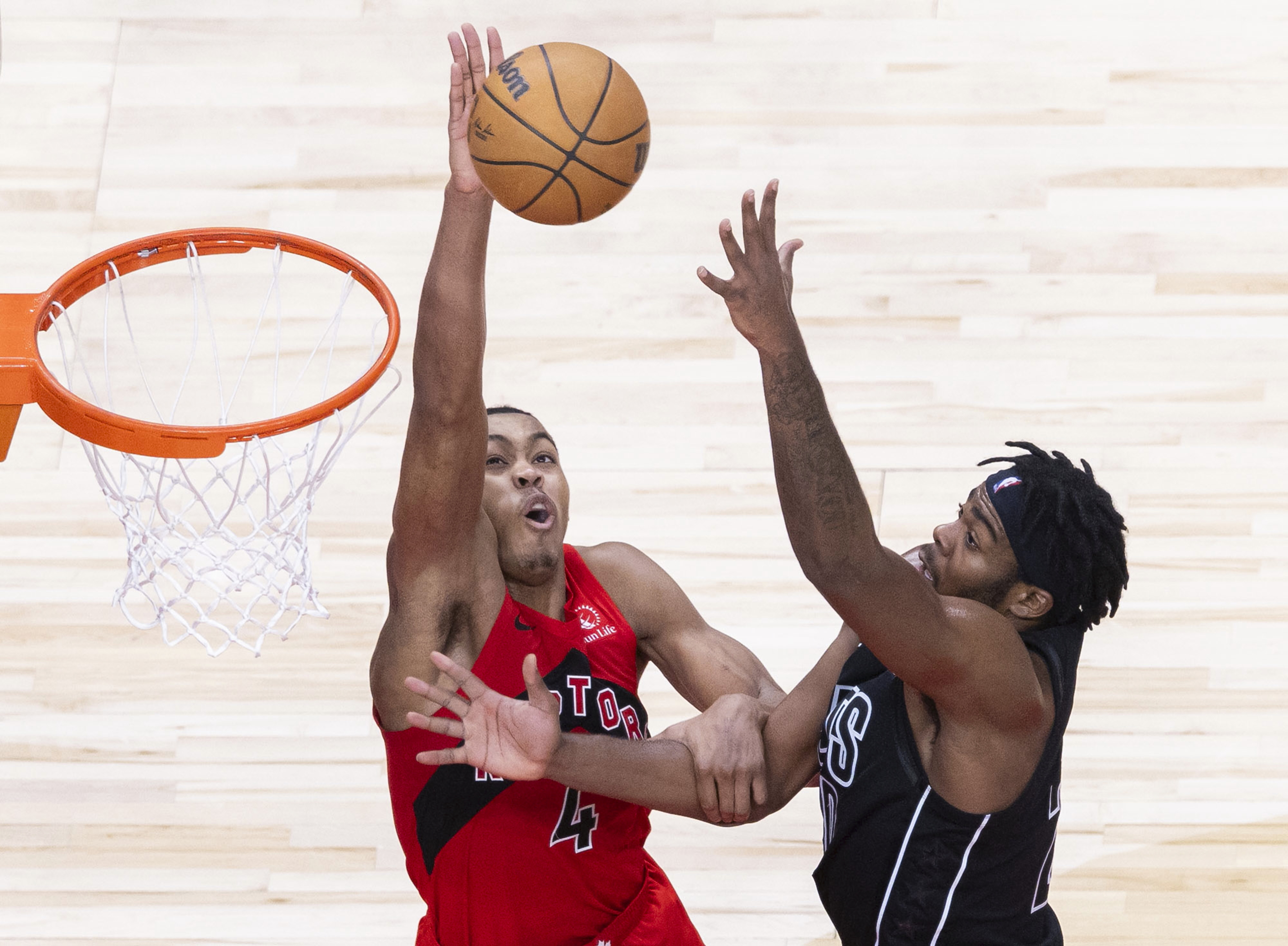 猛龙击败掘金取得关键胜利