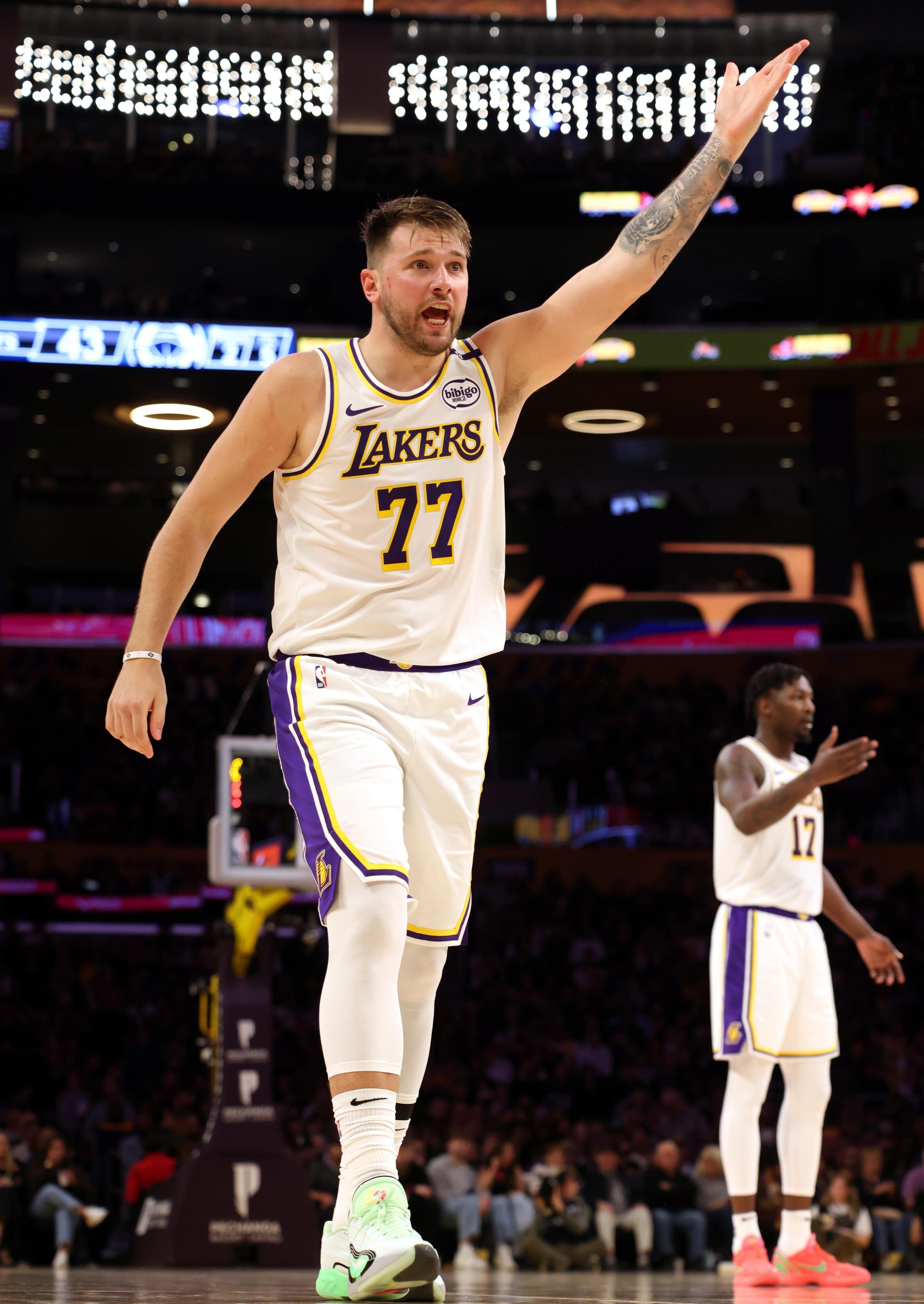 战灰熊湖人逆袭豪取胜利