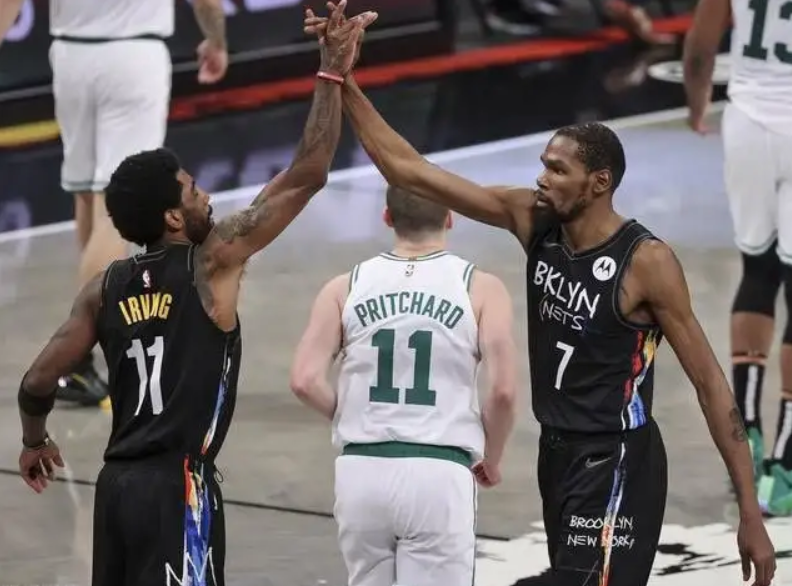 黑白直播-天津队翻盘凯尔特人，杜兰特带队取胜