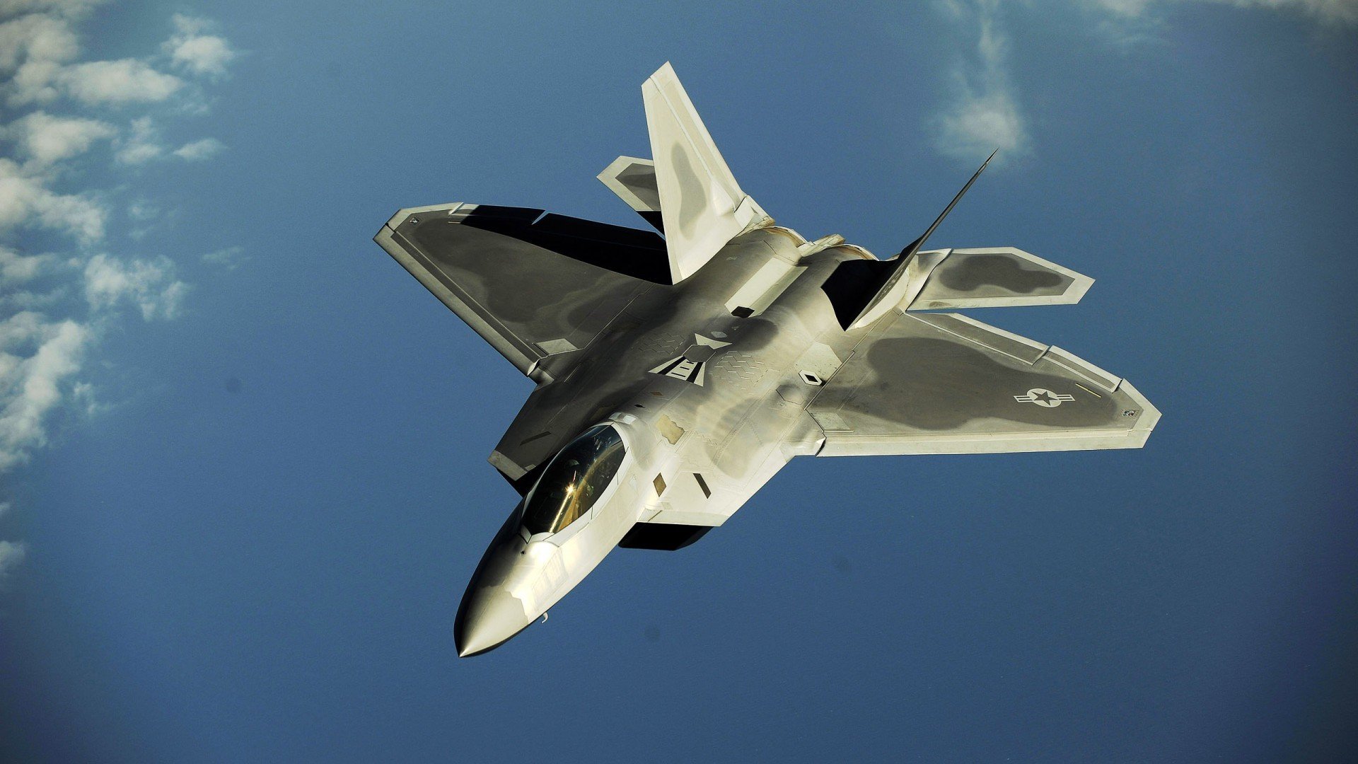 当广厦的坚韧遇见布克的锋芒，胜利天平上的两种砝码