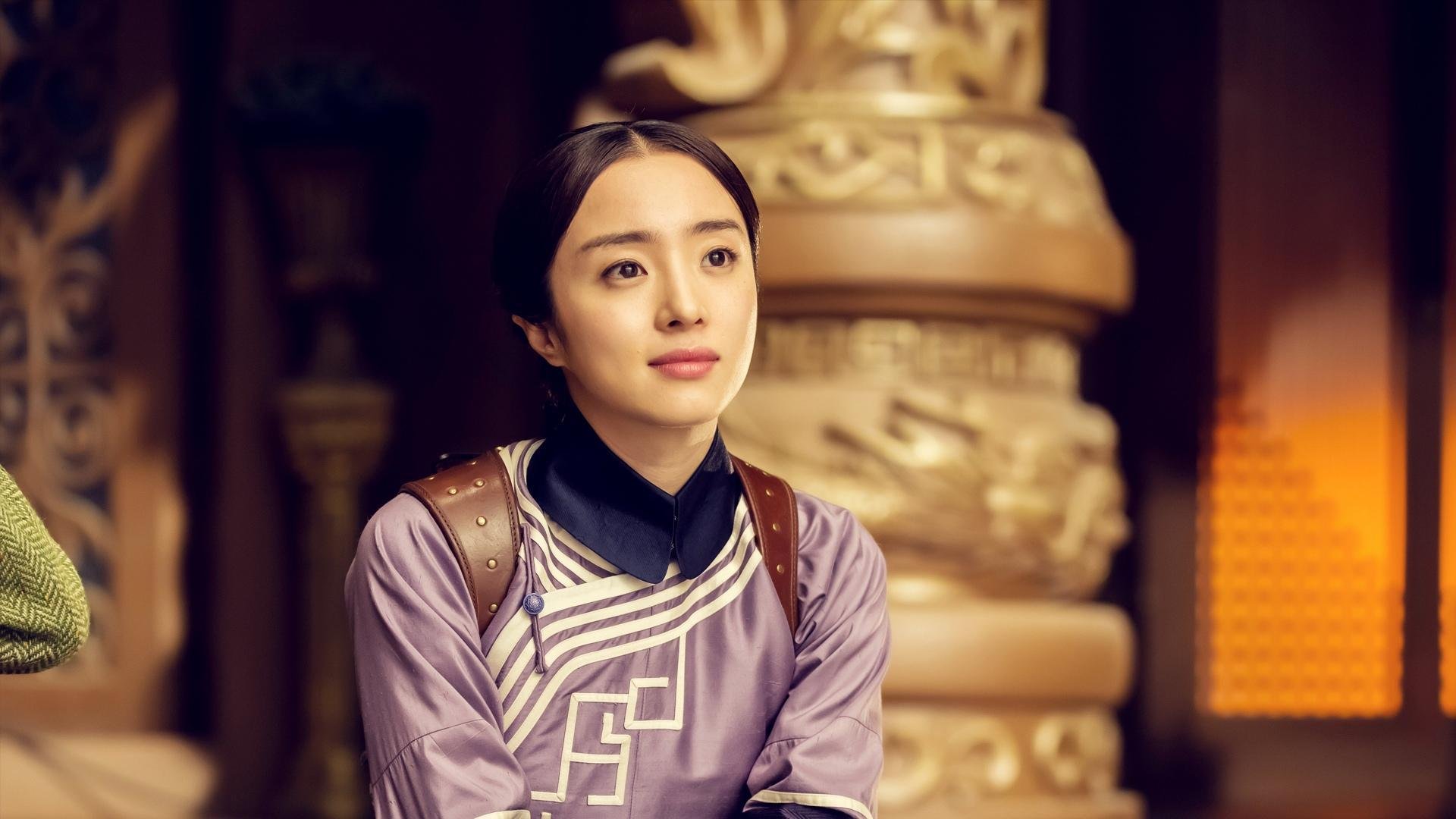 封锁与杆位,当广东队联防筑起赛道墙,克莱已在弯心接管比赛