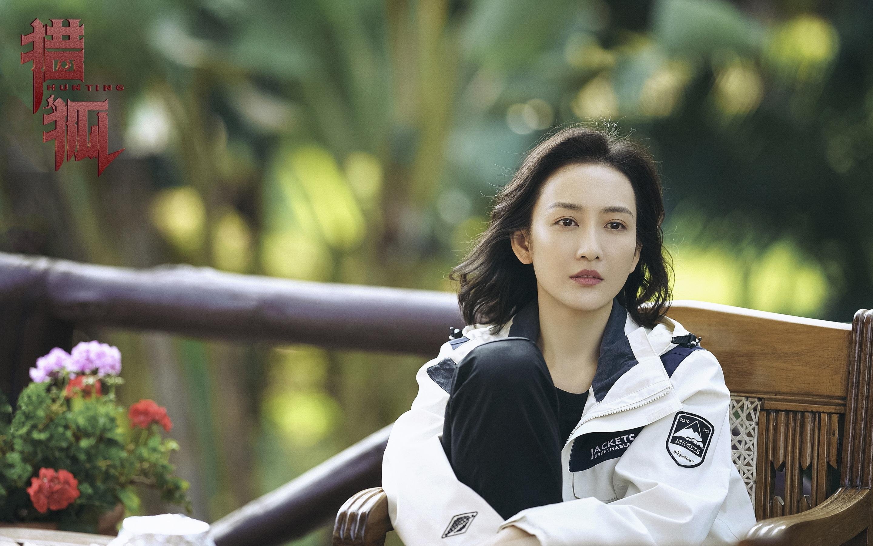 引擎轰鸣与篮筐震动，体育周末的双城记