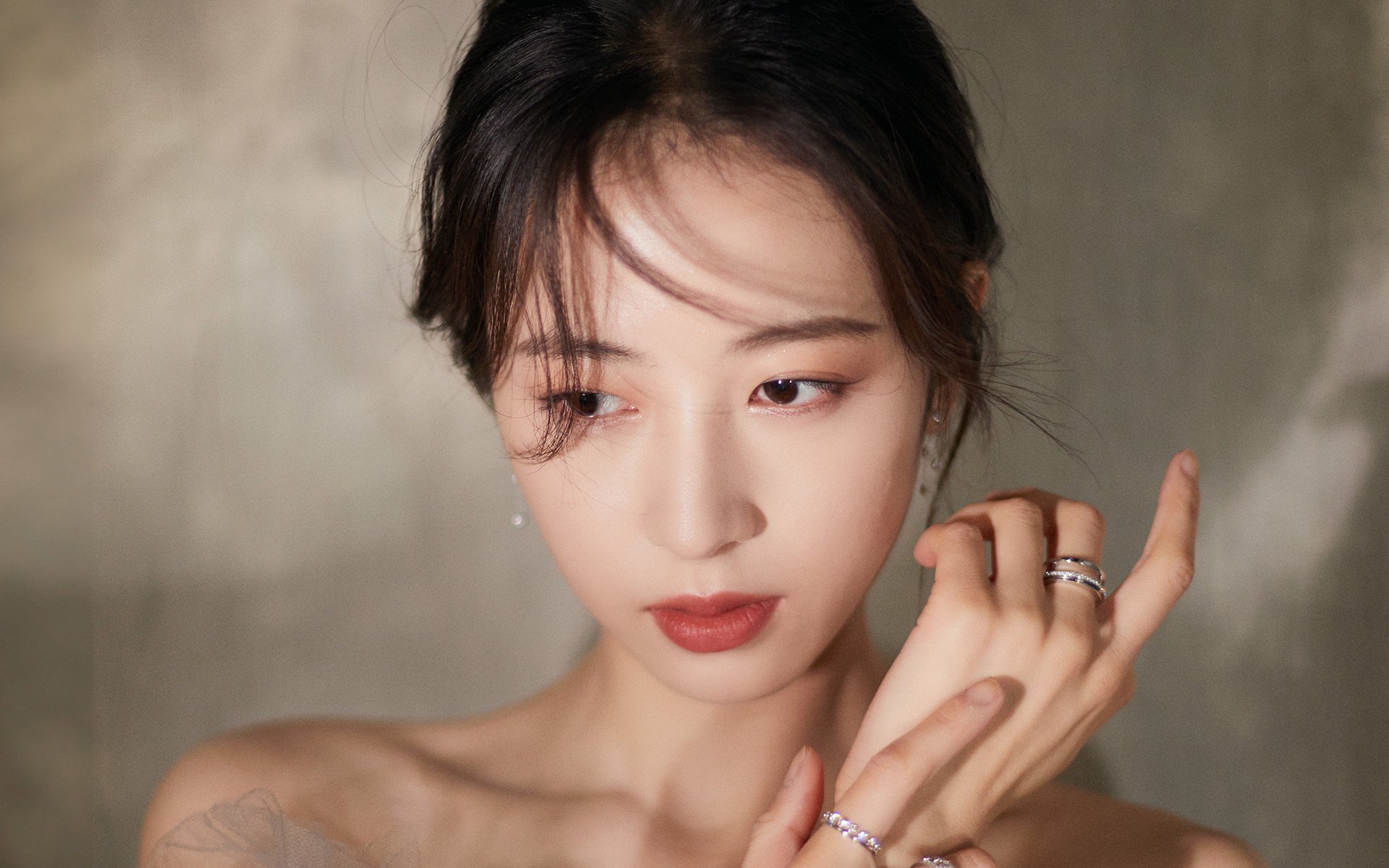 黑白直播体育-布克50分掀翻绿军，火箭抢七奇迹背后的超级英雄