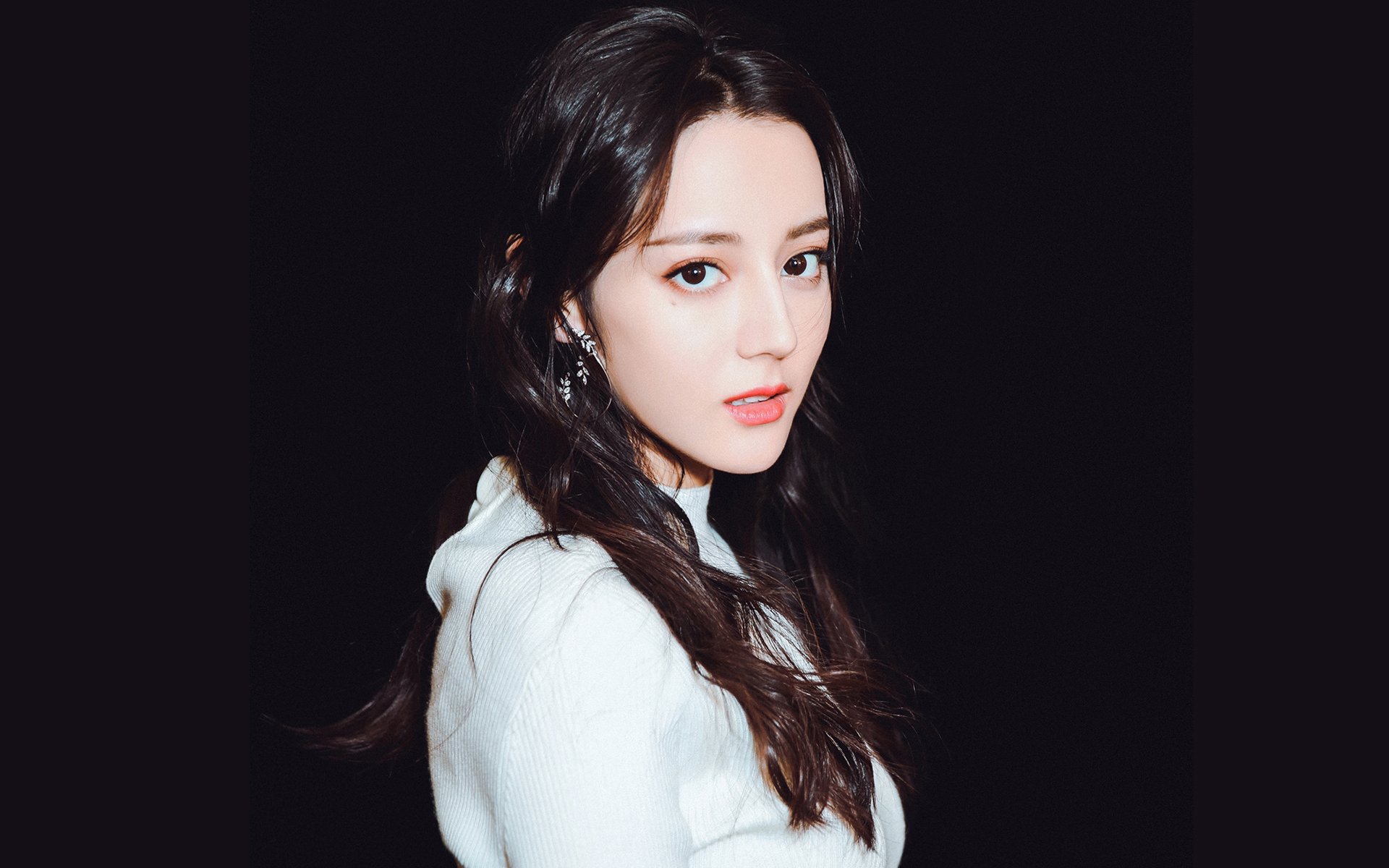 麦克斯韦的雷霆时刻,连续三记三分率队拉开差距,76人擒活塞