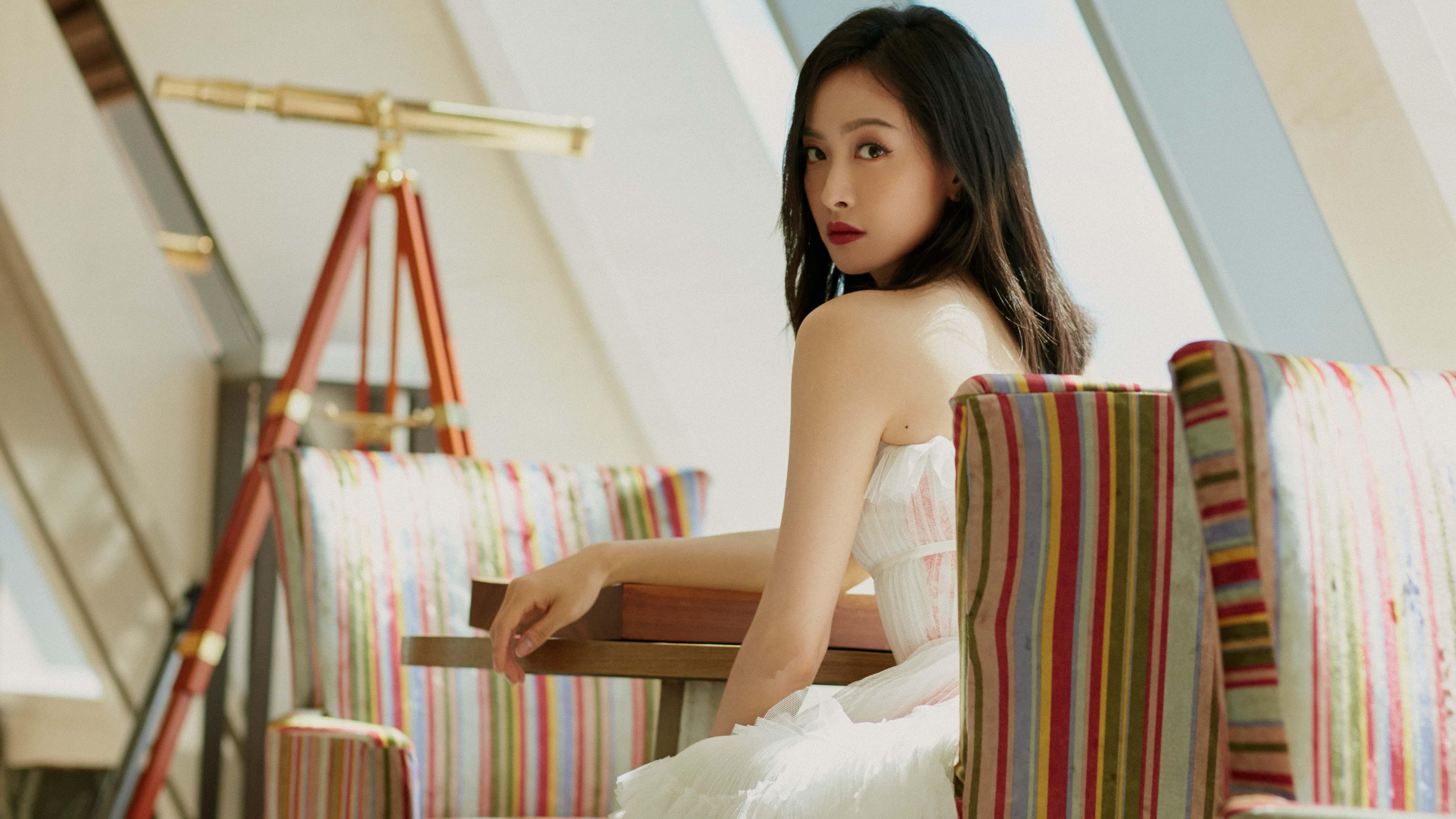 黑白直播体育-新疆队战术压制黄蜂，东契奇关键先生风采再现