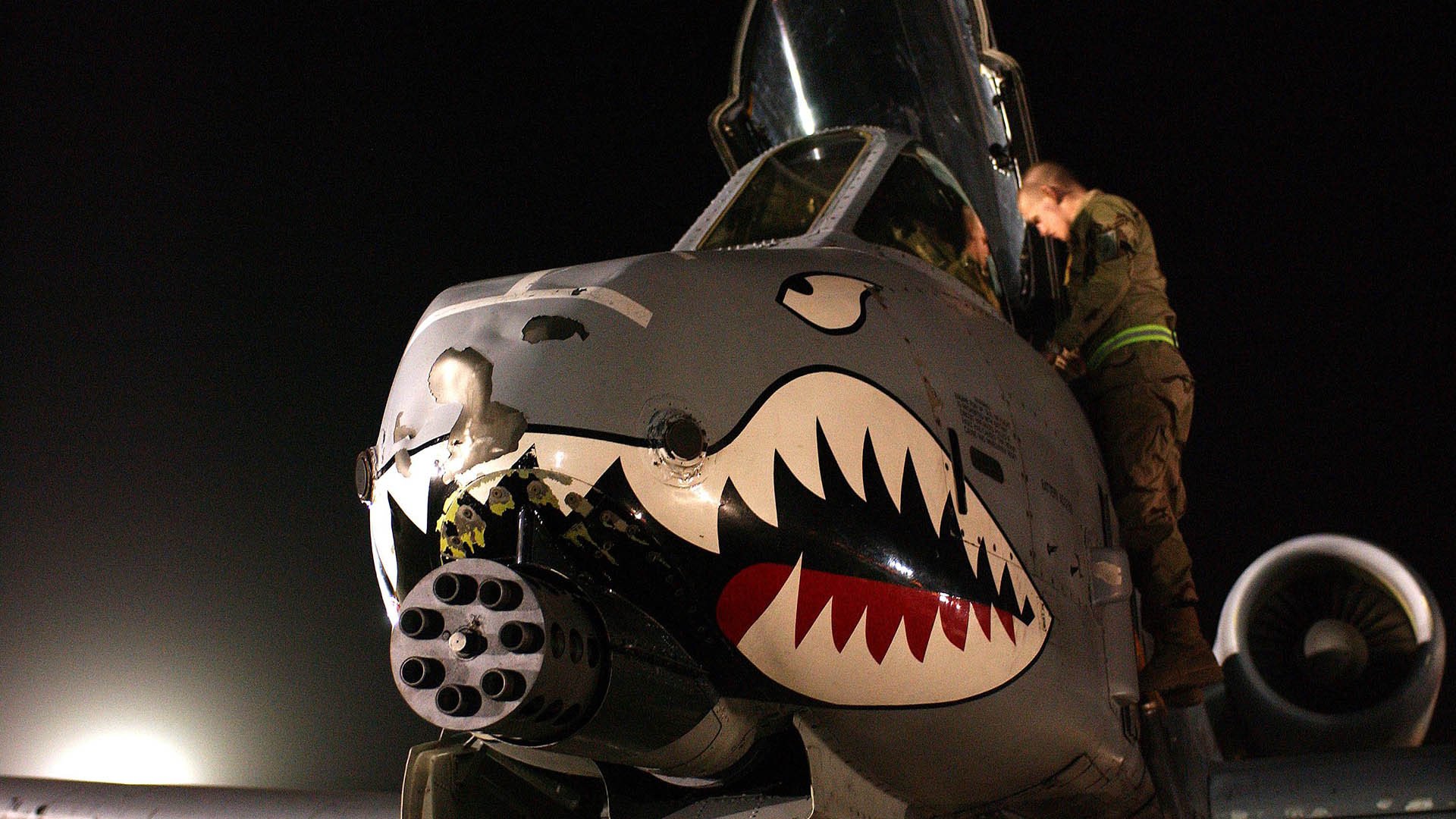 黑白直播网-灰熊关键战显韧性，詹皇总决赛再封神